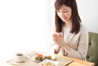 Menerapkan Etika Makan di Restoran Jepang: Cara Makan yang Benar